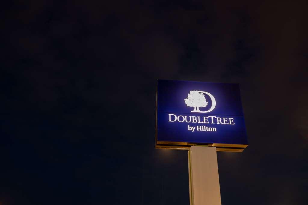 Doubletree By Hilton Calgary North Otel Dış mekan fotoğraf