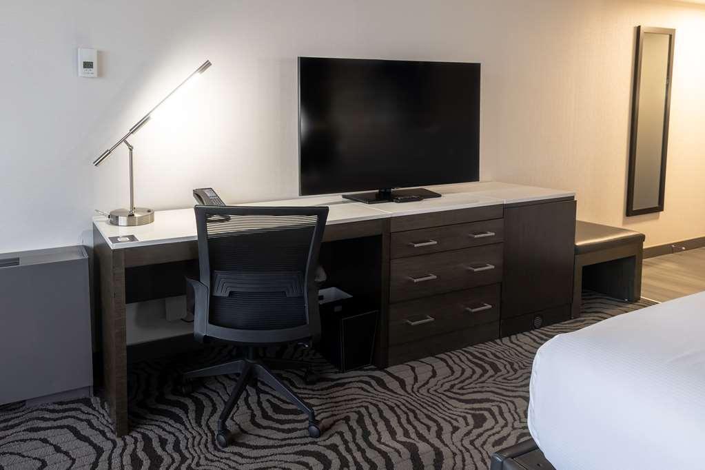 Doubletree By Hilton Calgary North Otel Oda fotoğraf