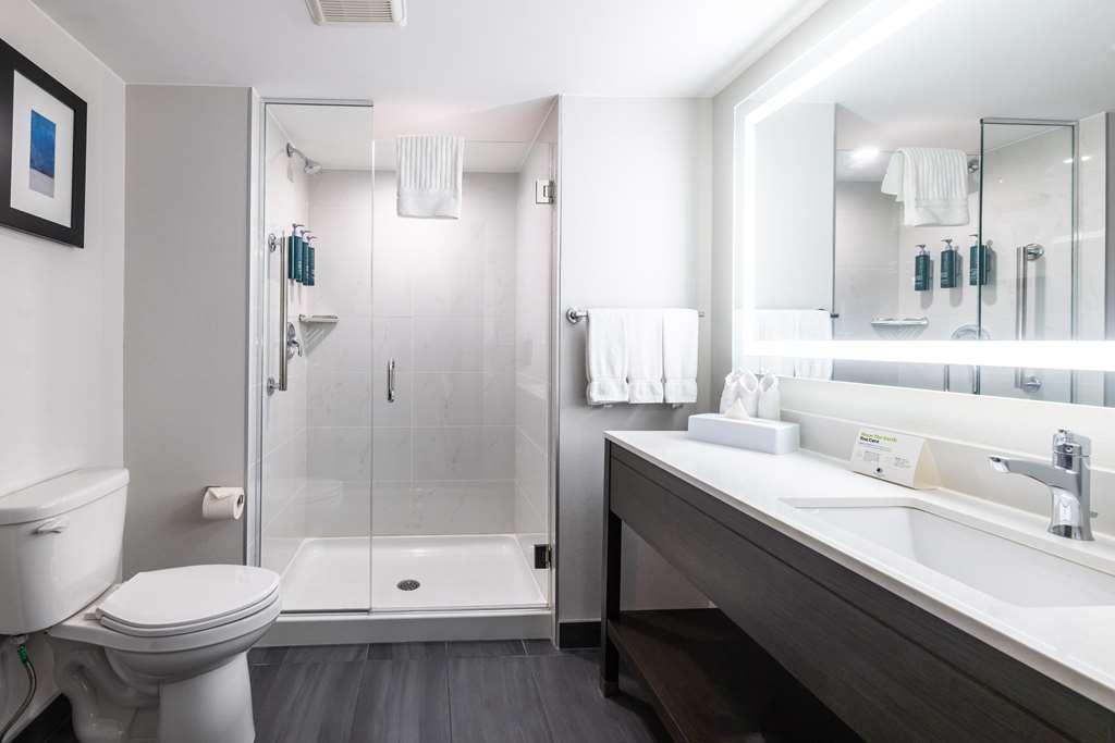 Doubletree By Hilton Calgary North Otel Dış mekan fotoğraf