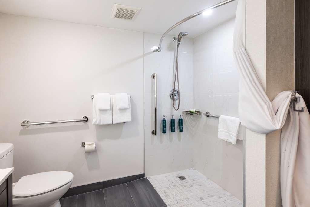 Doubletree By Hilton Calgary North Otel Dış mekan fotoğraf